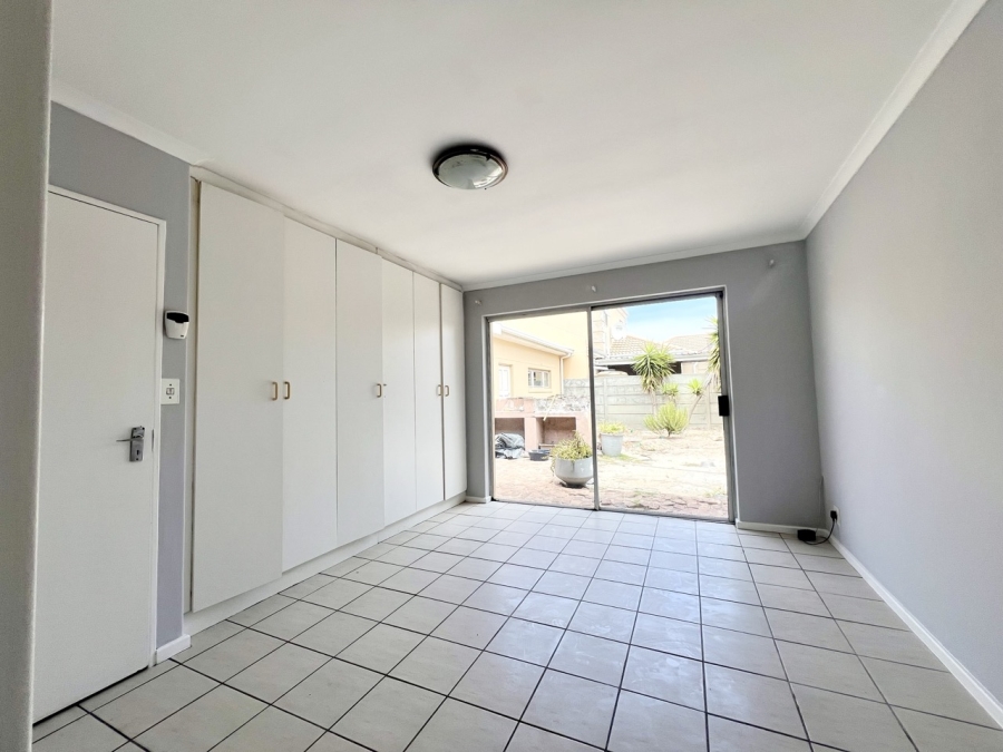 3 Bedroom Property for Sale in Parklands Western Cape